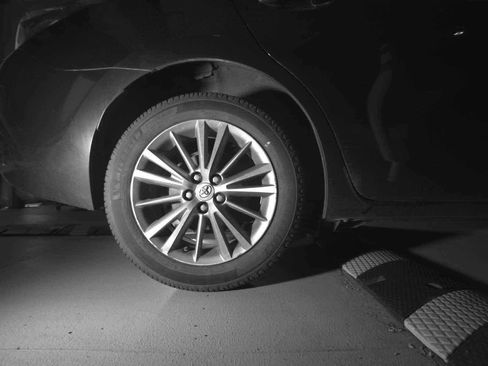 Used 2015 Toyota Corolla LE FWD image 11