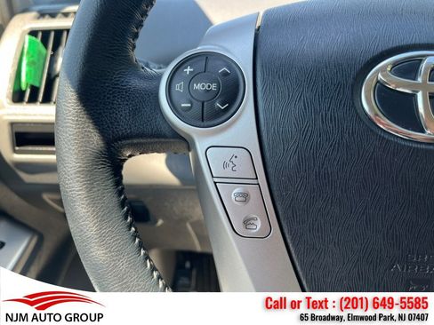 Used 2014 Toyota Prius V Five FWD image 24