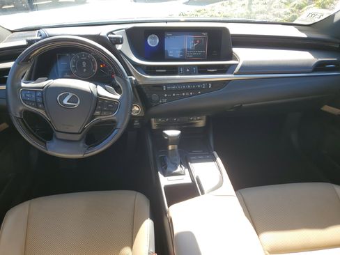Used 2019 Lexus ES 350 w/ Premium Package image 16