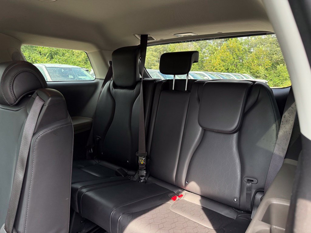 Used 2025 Kia Carnival FWD image 11