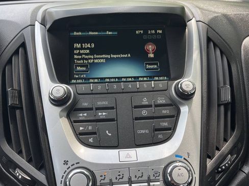 Used 2017 Chevrolet Equinox LS FWD image 11