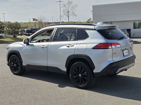 Used 2023 Toyota Corolla Cross LE image 3