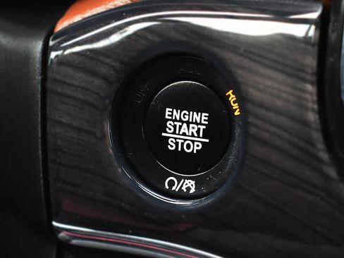 Used 2021 Jeep Grand Cherokee Overland image 18