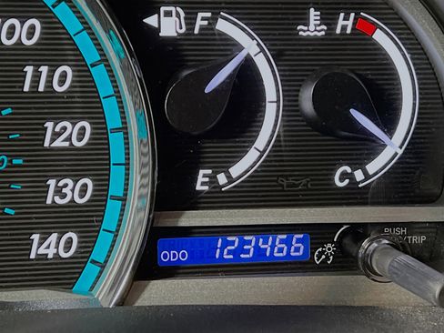 Used 2014 Toyota Venza LE image 22