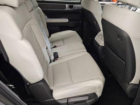 Used 2025 Hyundai Santa Fe SEL w/ Tow & Go Package image 17