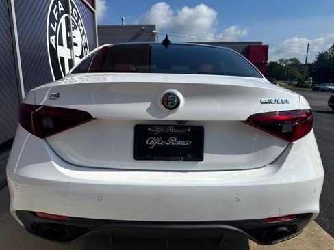 Used 2023 Alfa Romeo Giulia Veloce AWD/4WD image 10