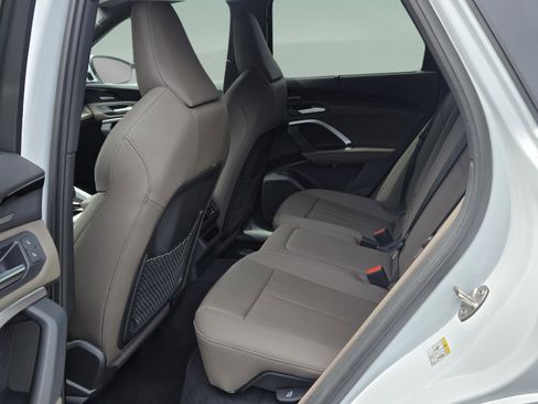 New 2025 Audi Q5 Premium AWD/4WD image 24