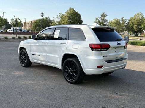 Used 2021 Jeep Grand Cherokee Laredo X AWD/4WD image 12