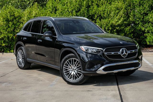Used 2025 Mercedes-Benz GLC 300 4MATIC image 7