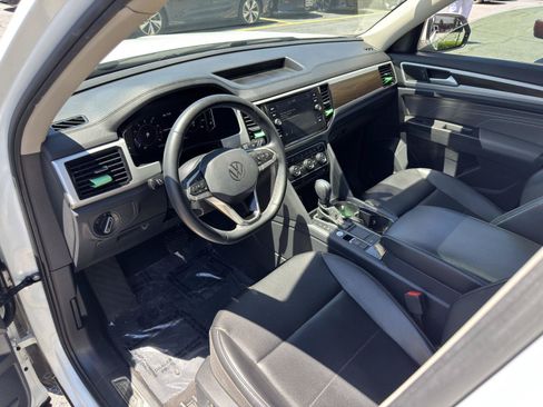 Used 2022 Volkswagen Atlas SE w/ Panoramic Sunroof Package FWD image 22