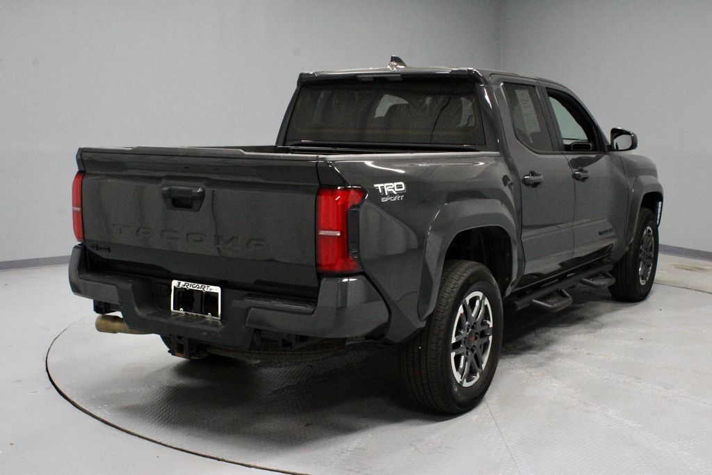 Used 2025 Toyota Tacoma TRD Sport AWD/4WD image 10
