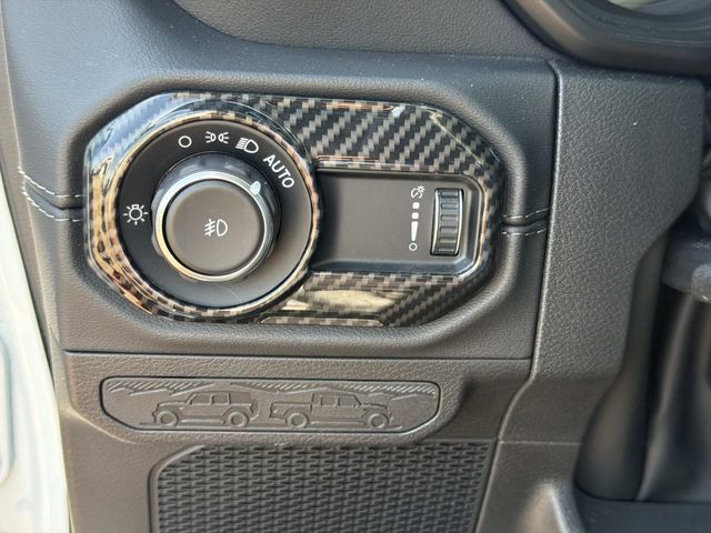 Used 2024 Jeep Wrangler Unlimited Sahara w/ Safety Group AWD/4WD image 26