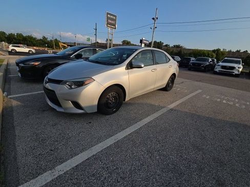 Used 2014 Toyota Corolla LE FWD image 6