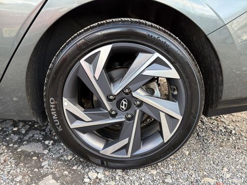 Used 2025 Hyundai Elantra SEL image 29