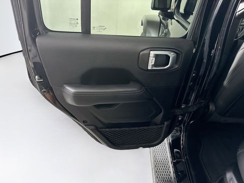 Used 2022 Jeep Wrangler Sahara image 25