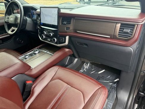 Used 2023 Ford Expedition Max Limited image 15