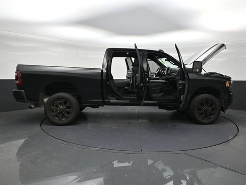 Used 2024 RAM 2500 Big Horn w/ Night Edition AWD/4WD image 28