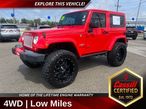 Used 2018 Jeep Wrangler Sahara w/ Connectivity Group AWD/4WD image 1