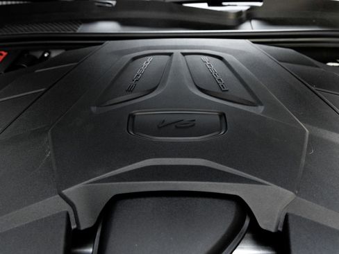 Certified 2024 Porsche Cayenne AWD/4WD image 41