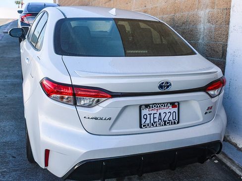 Used 2025 Toyota Corolla SE w/ Convenience Package image 13