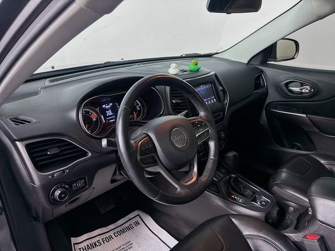 Used 2019 Jeep Cherokee Latitude Plus FWD image 9