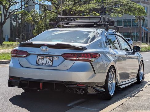 Used 2021 Toyota Camry SE FWD image 5
