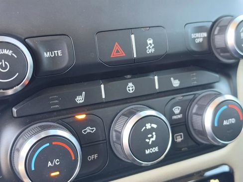 Used 2022 RAM 2500 Laramie AWD/4WD image 35