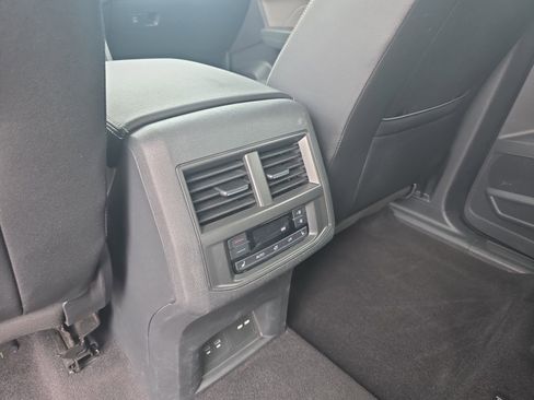 Used 2022 Volkswagen Atlas SEL Premium AWD/4WD image 32