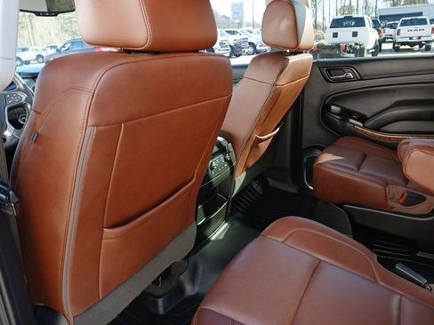 Used 2019 Chevrolet Suburban Premier w/ Premier Plus Edition image 24