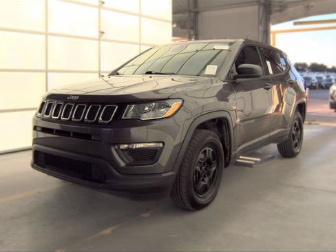 Used 2021 Jeep Compass Sport AWD/4WD image 2