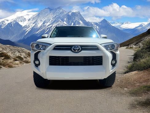 Used 2024 Toyota 4Runner SR5 Premium w/ Moonroof Package image 8