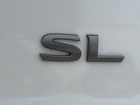 Certified 2024 Nissan Rogue SL FWD image 10
