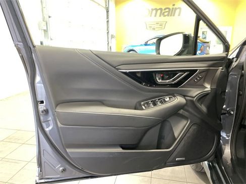 Used 2025 Subaru Outback Limited image 10