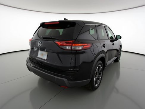 Used 2025 Nissan Rogue SV FWD image 9
