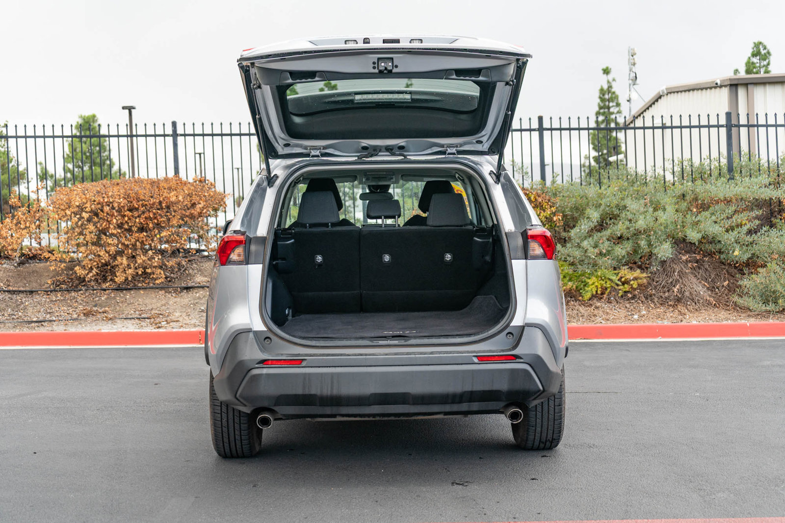 Certified 2021 Toyota RAV4 LE w/ Carpet Mat Package (TMS) AWD/4WD image 21