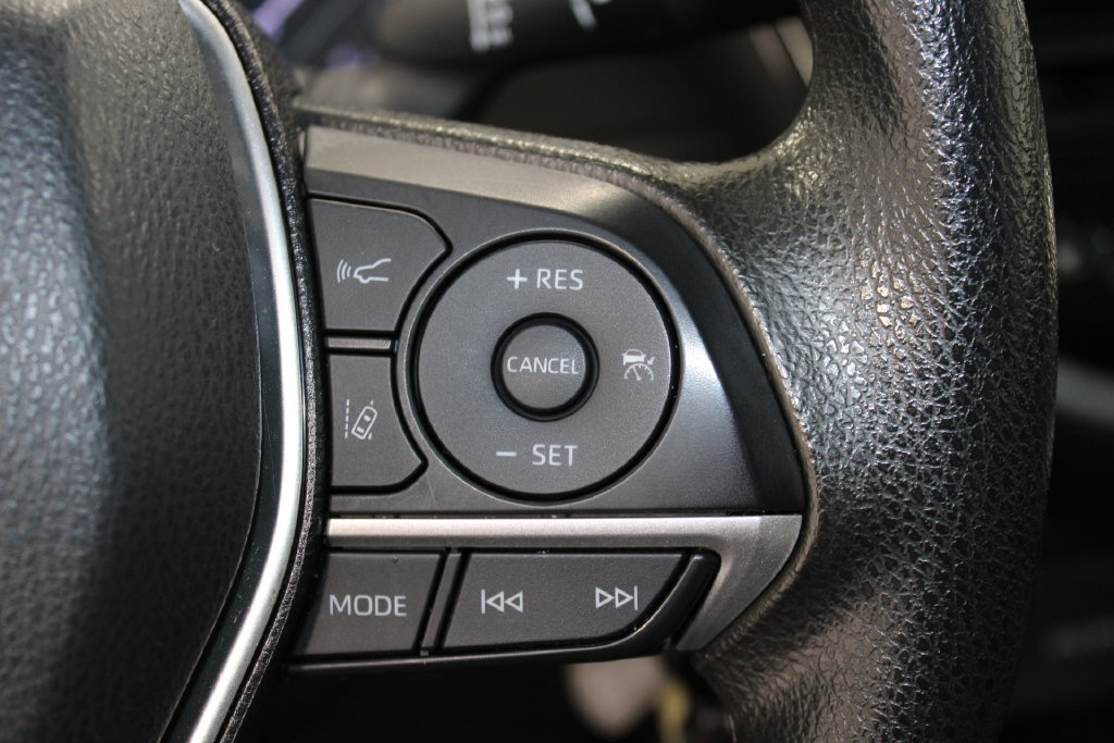 Used 2022 Toyota Camry LE FWD image 33