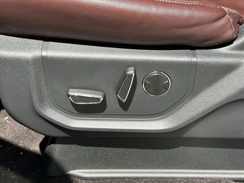 Used 2022 Ford Expedition Limited AWD/4WD image 19