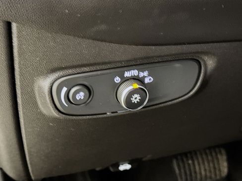 Used 2023 Chevrolet Equinox LT image 13