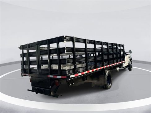 Used 2018 Ford F550 2WD Regular Cab Super Duty image 4