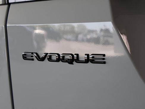 Used 2026 Land Rover Range Rover Evoque Dynamic SE AWD/4WD image 15