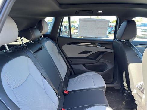 New 2026 Volkswagen Tiguan SE R-Line image 10