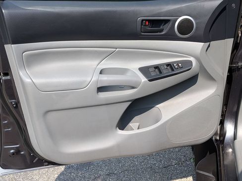 Used 2014 Toyota Tacoma 4x4 Double Cab w/ TRD Sport Package image 18