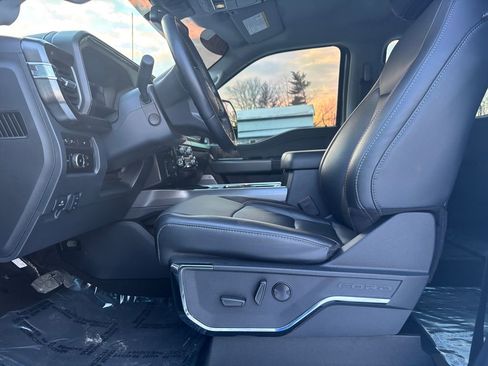 Used 2024 Ford F350 Lariat w/ Chrome Package image 27
