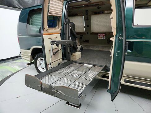 Used 2008 Ford E-150 and Econoline 150 RWD image 26