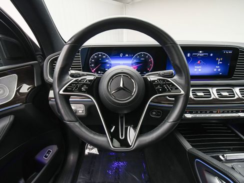Used 2025 Mercedes-Benz GLS 450 4MATIC image 15
