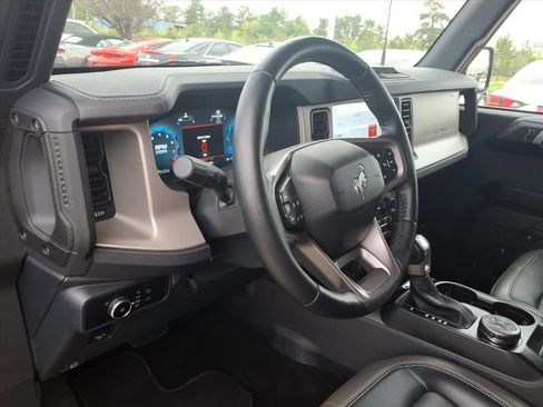 Used 2025 Ford Bronco Outer Banks AWD/4WD image 18