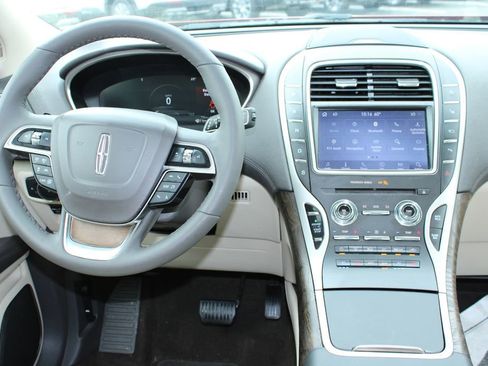 Used 2020 Lincoln Nautilus Reserve FWD image 20