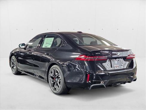 New 2026 BMW 530i xDrive w/ M Sport Package image 8