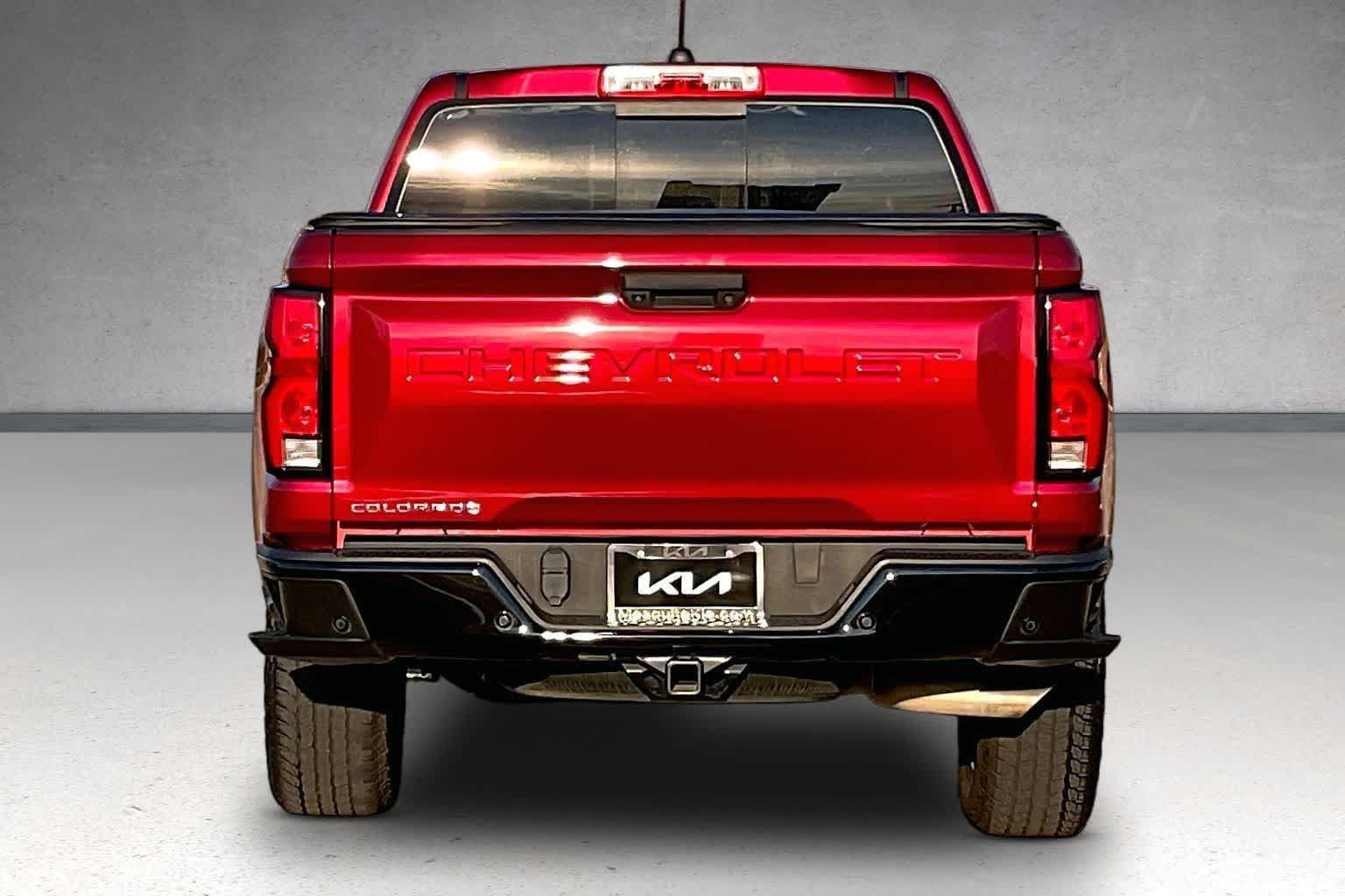 Used 2023 Chevrolet Colorado Z71 w/ Z71 Convenience Package 2 AWD/4WD image 5
