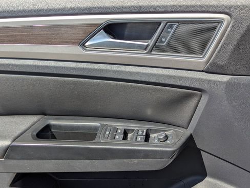 Used 2019 Volkswagen Atlas SEL image 13